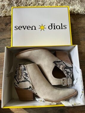 Seven Dials Queensbury Booties Size 8.5 Snake Print Cutout Ankle Boots NIB